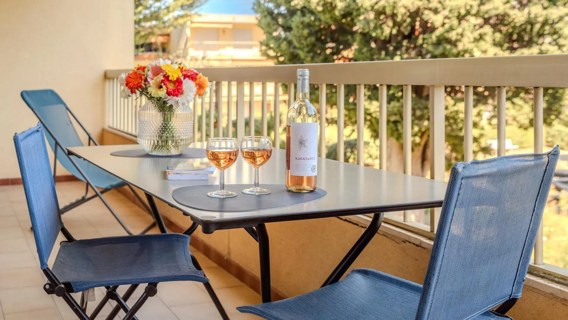 Les 15 Pins & La Mer -Your Green Getaway Near Sea & Beach Antibes France