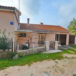 https://mon-perin-castrum-studio-apartment-adriano.in-istria.net