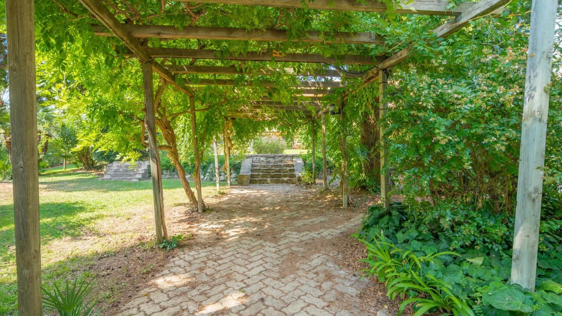 Appartement Les 15 Pins & La Mer -Your Green Getaway Near Sea & Beach Antibes