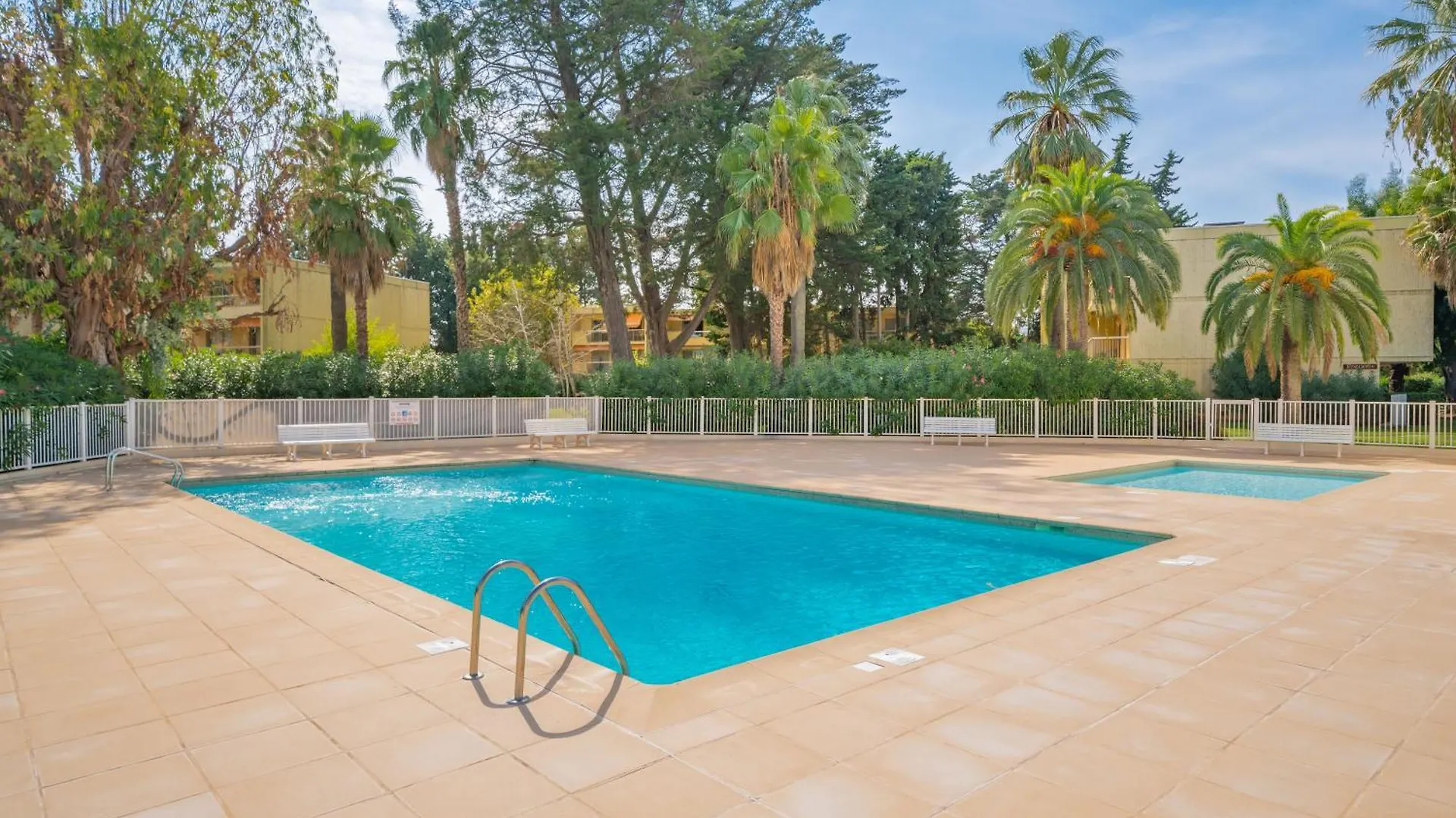 Les 15 Pins & La Mer -Your Green Getaway Near Sea & Beach Antibes 0*,