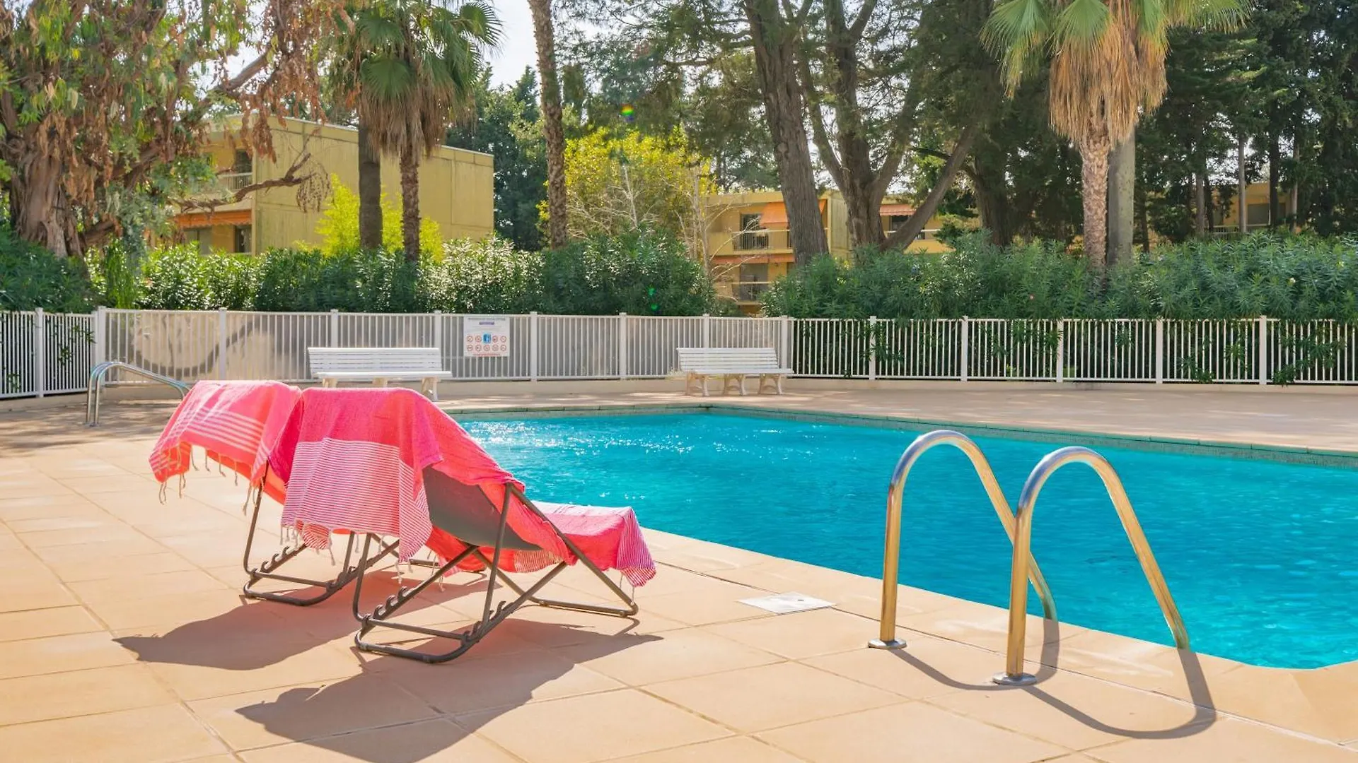 Les 15 Pins & La Mer -Your Green Getaway Near Sea & Beach Antibes 0*,