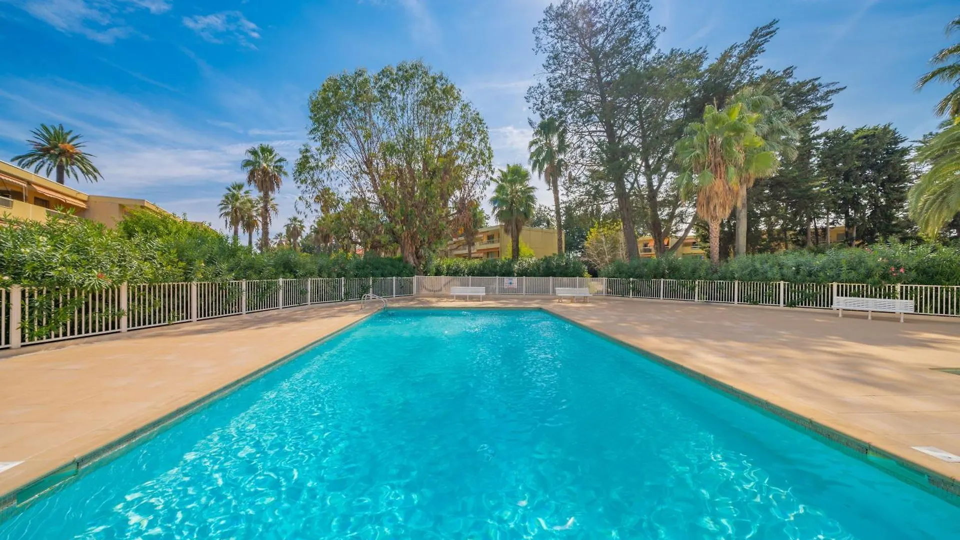 Les 15 Pins & La Mer -Your Green Getaway Near Sea & Beach Antibes Appartement