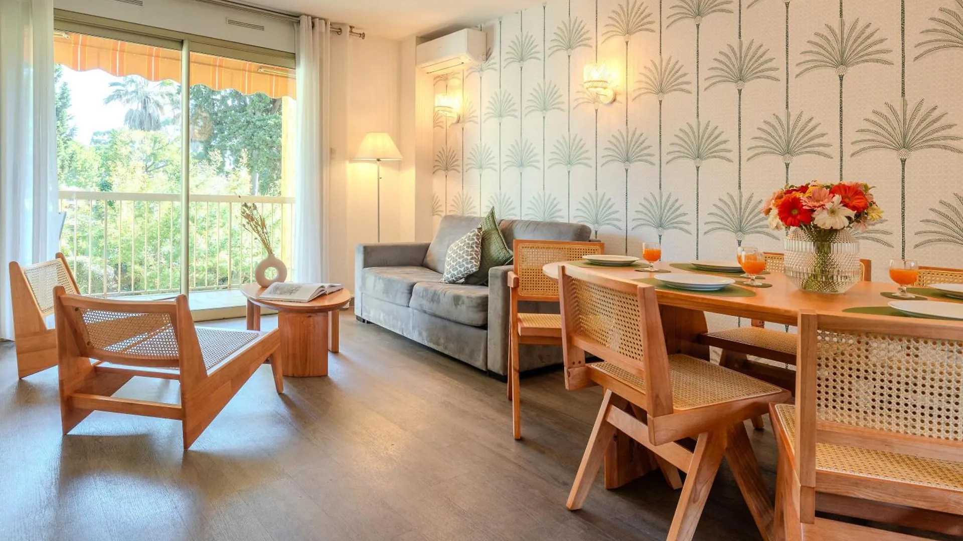 Les 15 Pins & La Mer -Your Green Getaway Near Sea & Beach Antibes