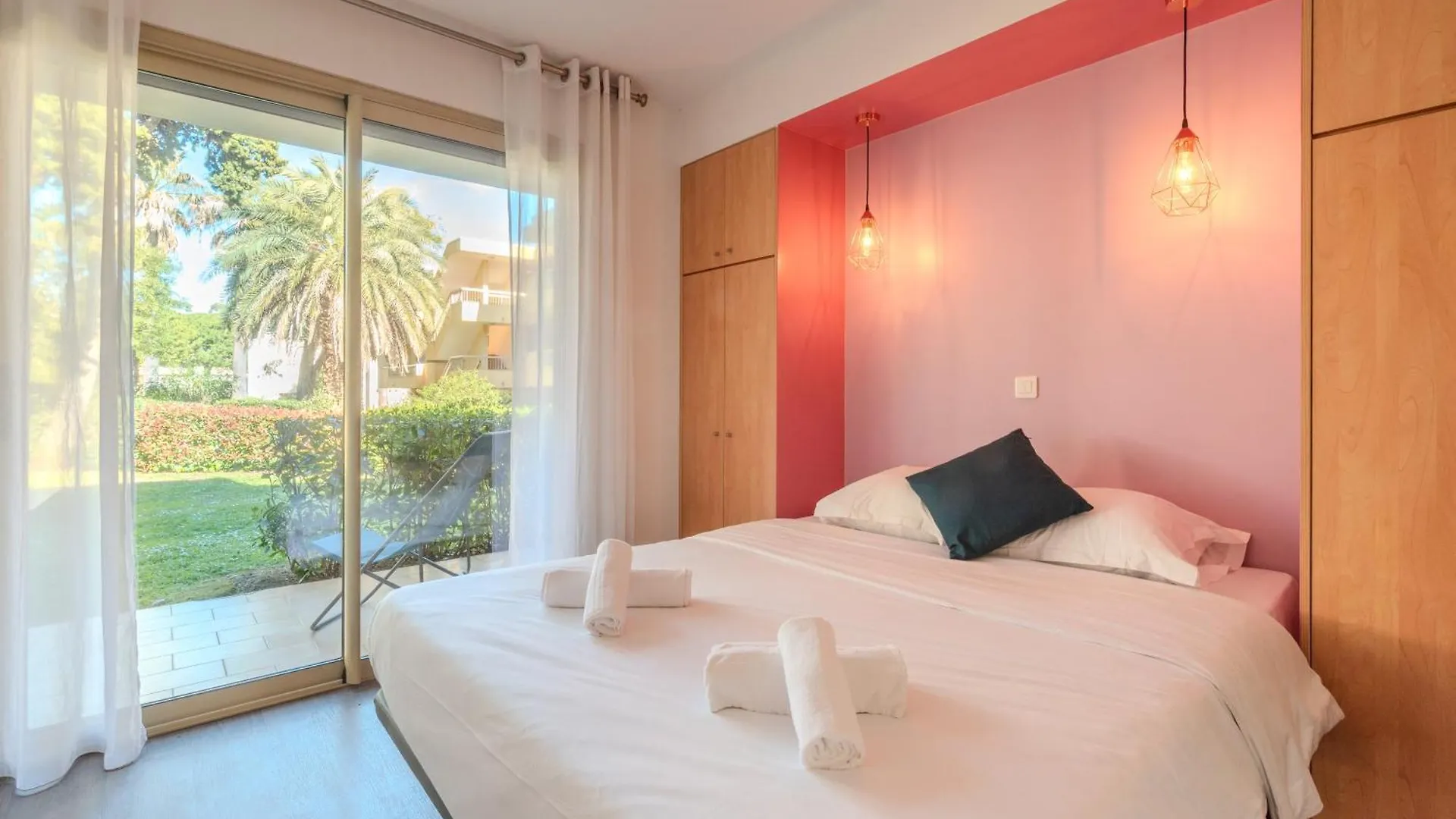 Apartmán Les 15 Pins & La Mer -Your Green Getaway Near Sea & Beach Antibes Francie