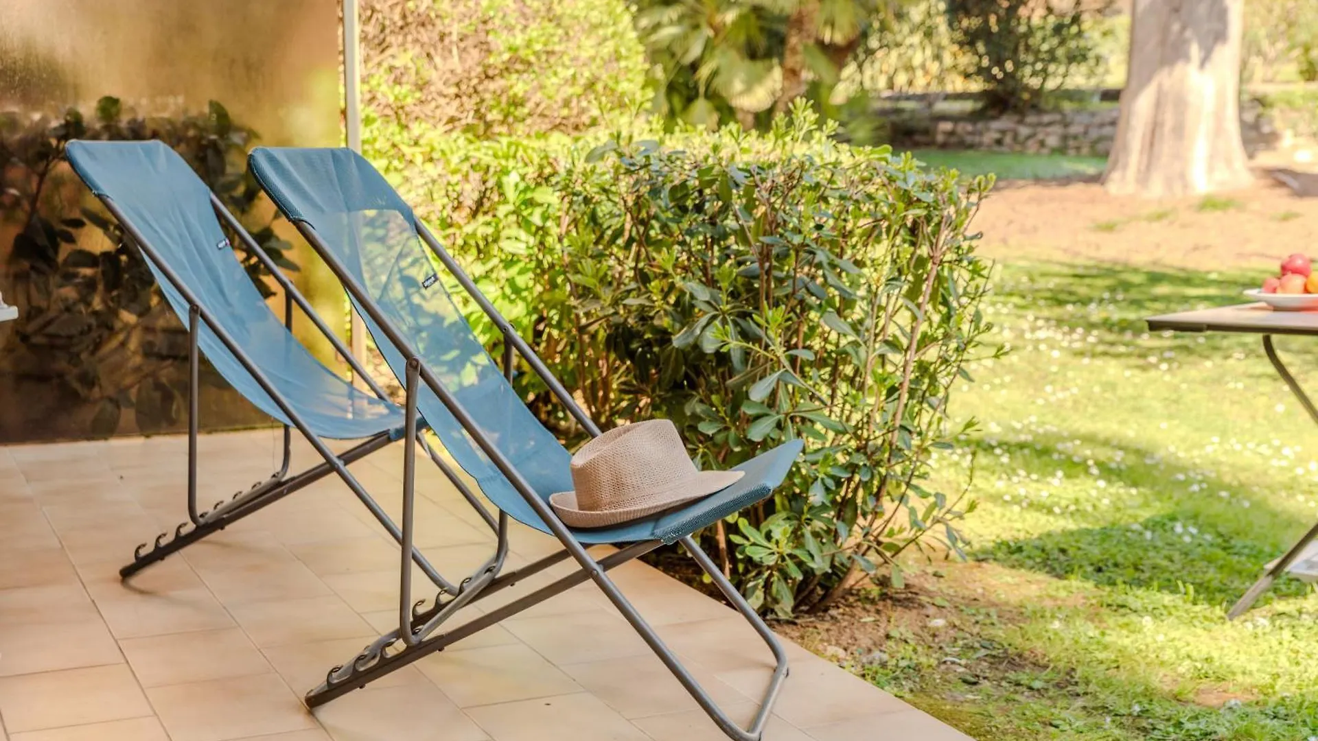 Les 15 Pins & La Mer -Your Green Getaway Near Sea & Beach Antibes France