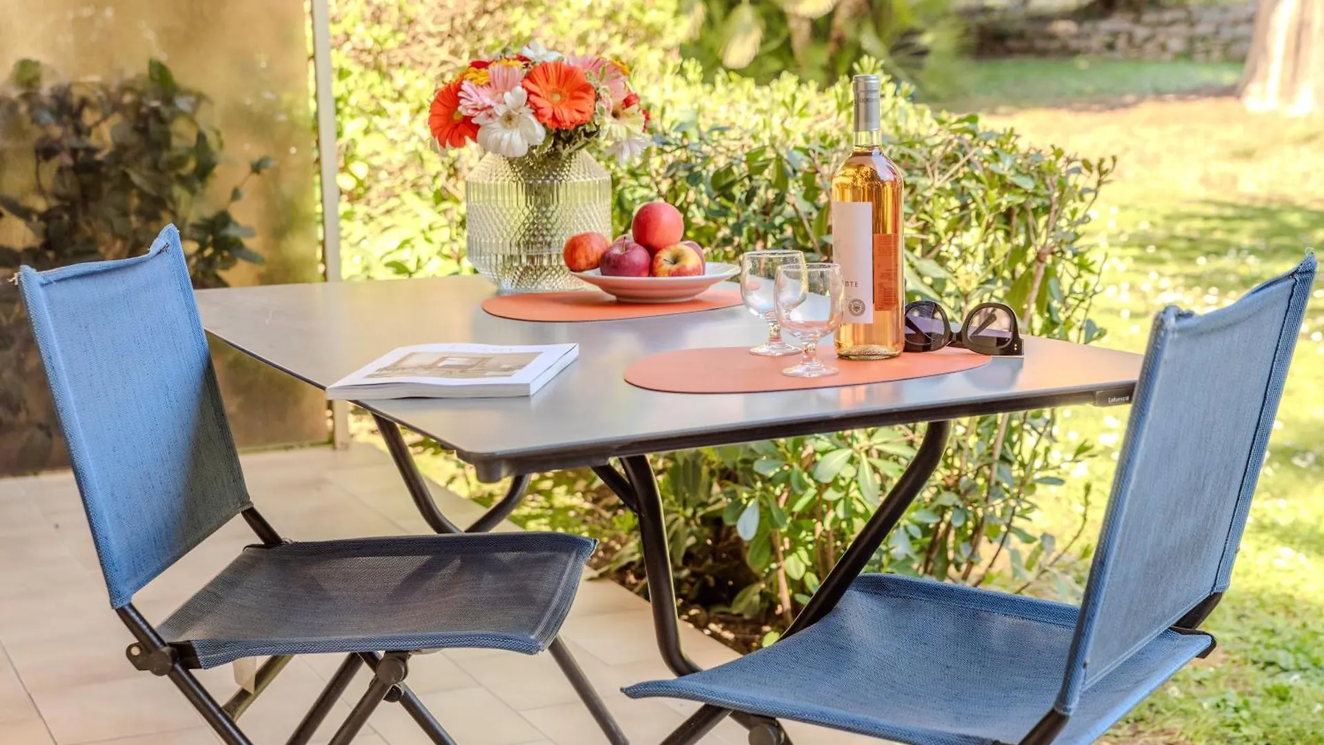 Les 15 Pins & La Mer -Your Green Getaway Near Sea & Beach Antibes