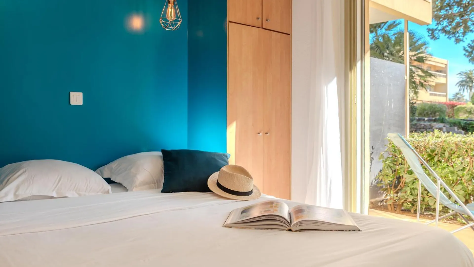 Les 15 Pins & La Mer -Your Green Getaway Near Sea & Beach Antibes Appartement